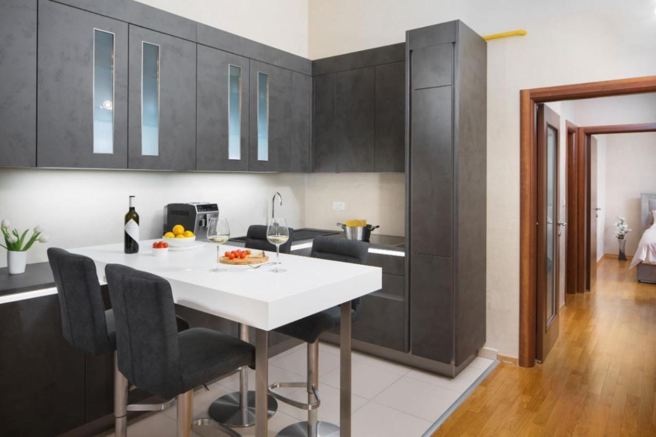 Apartment Leonardo Pula Bagian luar foto