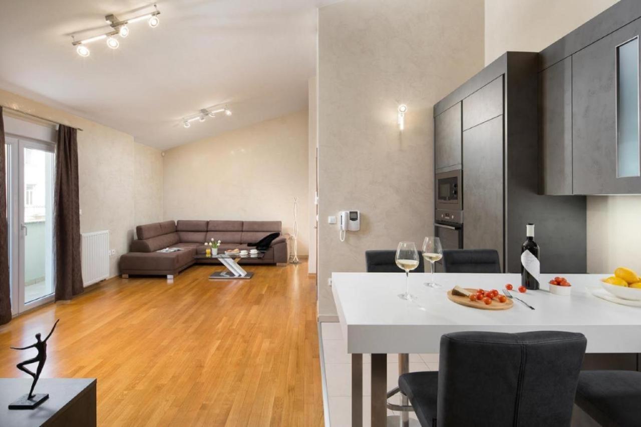 Apartment Leonardo Pula Bagian luar foto